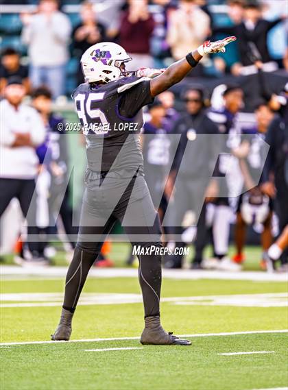 Thumbnail 2 in DeSoto vs. Willis (UIL 6A D2 Football Quarterfinals) photogallery.