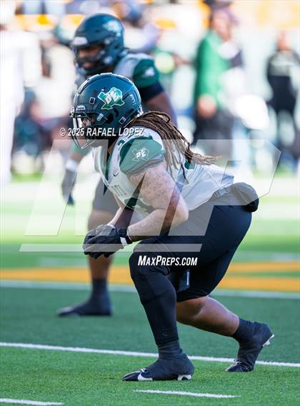 Thumbnail 2 in DeSoto vs. Willis (UIL 6A D2 Football Quarterfinals) photogallery.