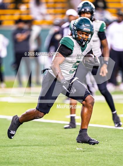 Thumbnail 3 in DeSoto vs. Willis (UIL 6A D2 Football Quarterfinals) photogallery.