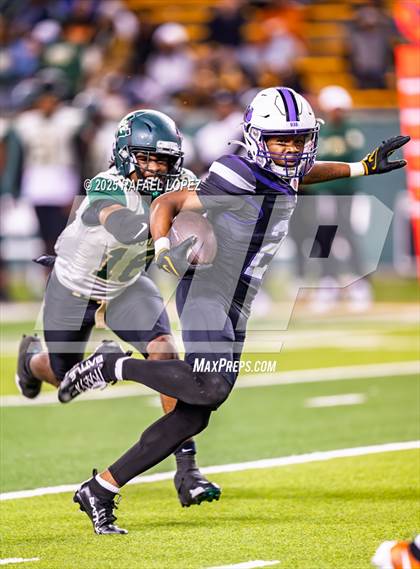 Thumbnail 1 in DeSoto vs. Willis (UIL 6A D2 Football Quarterfinals) photogallery.