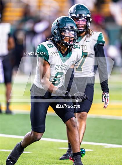 Thumbnail 3 in DeSoto vs. Willis (UIL 6A D2 Football Quarterfinals) photogallery.