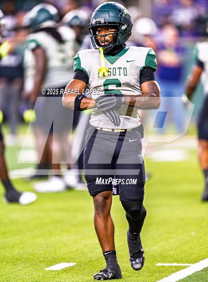 Thumbnail 1 in DeSoto vs. Willis (UIL 6A D2 Football Quarterfinals) photogallery.