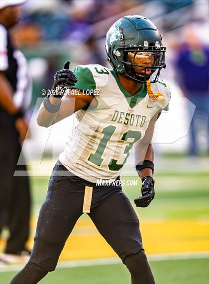 Thumbnail 3 in DeSoto vs. Willis (UIL 6A D2 Football Quarterfinals) photogallery.