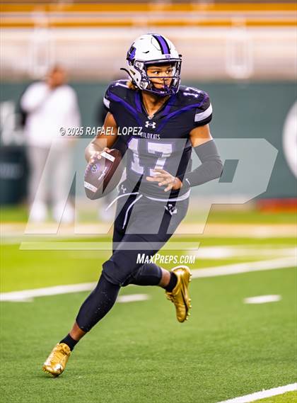 Thumbnail 3 in DeSoto vs. Willis (UIL 6A D2 Football Quarterfinals) photogallery.