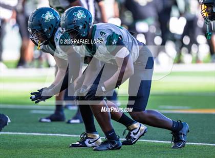 Thumbnail 1 in DeSoto vs. Willis (UIL 6A D2 Football Quarterfinals) photogallery.