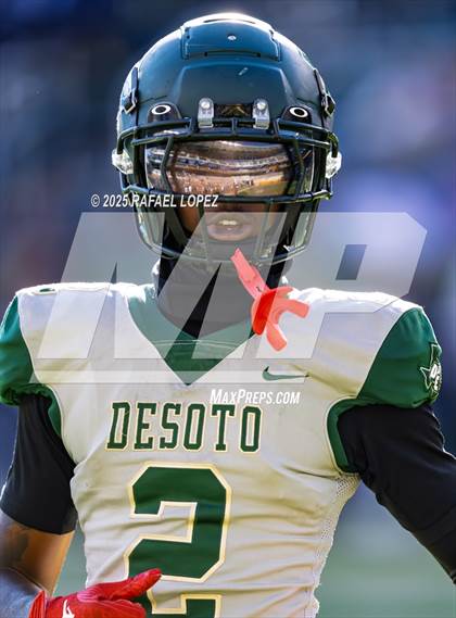 Thumbnail 1 in DeSoto vs. Willis (UIL 6A D2 Football Quarterfinals) photogallery.