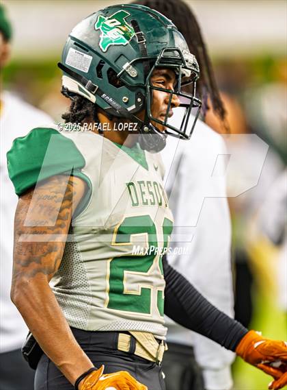 Thumbnail 2 in DeSoto vs. Willis (UIL 6A D2 Football Quarterfinals) photogallery.