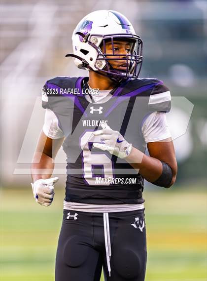 Thumbnail 2 in DeSoto vs. Willis (UIL 6A D2 Football Quarterfinals) photogallery.