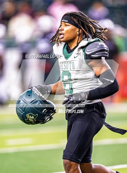 Thumbnail 2 in DeSoto vs. Willis (UIL 6A D2 Football Quarterfinals) photogallery.