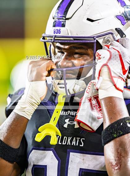 Thumbnail 3 in DeSoto vs. Willis (UIL 6A D2 Football Quarterfinals) photogallery.