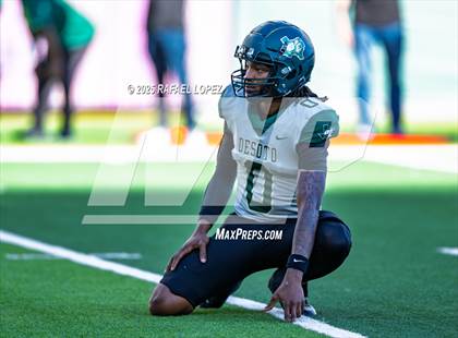 Thumbnail 1 in DeSoto vs. Willis (UIL 6A D2 Football Quarterfinals) photogallery.