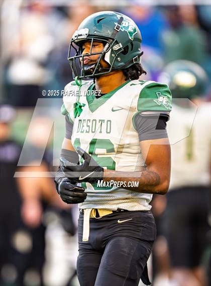 Thumbnail 1 in DeSoto vs. Willis (UIL 6A D2 Football Quarterfinals) photogallery.