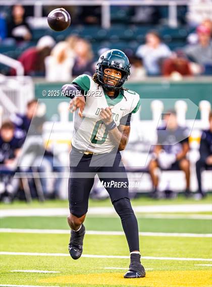 Thumbnail 2 in DeSoto vs. Willis (UIL 6A D2 Football Quarterfinals) photogallery.