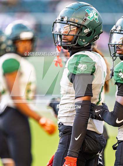 Thumbnail 1 in DeSoto vs. Willis (UIL 6A D2 Football Quarterfinals) photogallery.