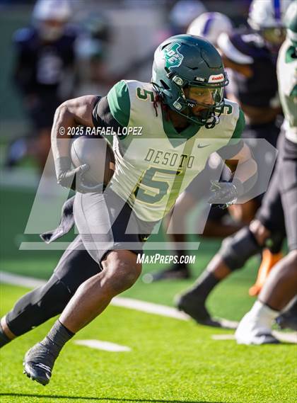 Thumbnail 2 in DeSoto vs. Willis (UIL 6A D2 Football Quarterfinals) photogallery.