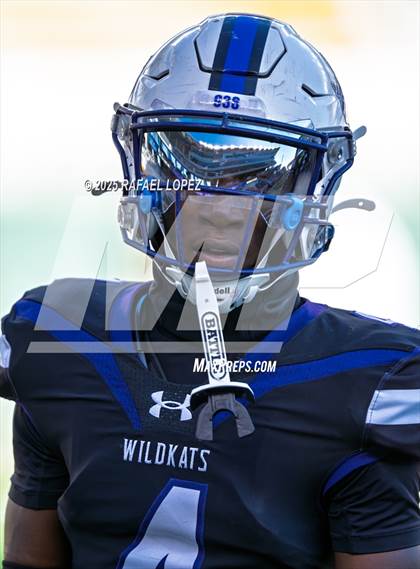 Thumbnail 2 in DeSoto vs. Willis (UIL 6A D2 Football Quarterfinals) photogallery.