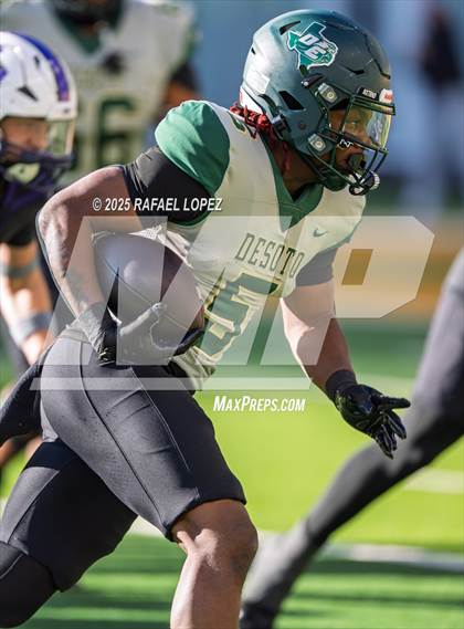 Thumbnail 3 in DeSoto vs. Willis (UIL 6A D2 Football Quarterfinals) photogallery.