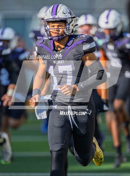 Thumbnail 3 in DeSoto vs. Willis (UIL 6A D2 Football Quarterfinals) photogallery.