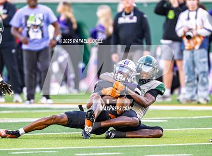 Thumbnail 2 in DeSoto vs. Willis (UIL 6A D2 Football Quarterfinals) photogallery.