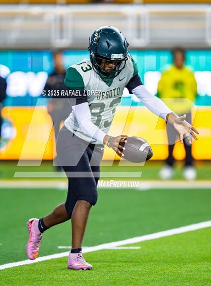 Thumbnail 1 in DeSoto vs. Willis (UIL 6A D2 Football Quarterfinals) photogallery.