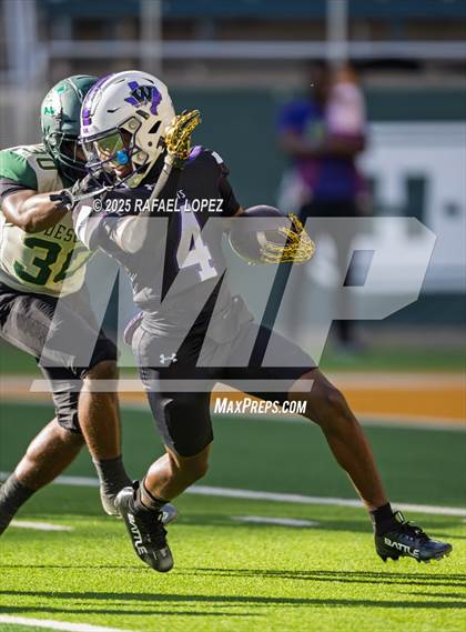 Thumbnail 3 in DeSoto vs. Willis (UIL 6A D2 Football Quarterfinals) photogallery.