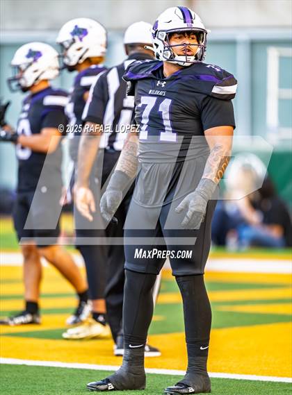 Thumbnail 3 in DeSoto vs. Willis (UIL 6A D2 Football Quarterfinals) photogallery.