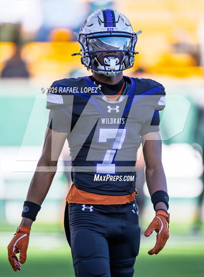 Thumbnail 1 in DeSoto vs. Willis (UIL 6A D2 Football Quarterfinals) photogallery.