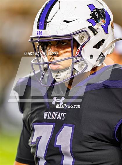 Thumbnail 1 in DeSoto vs. Willis (UIL 6A D2 Football Quarterfinals) photogallery.