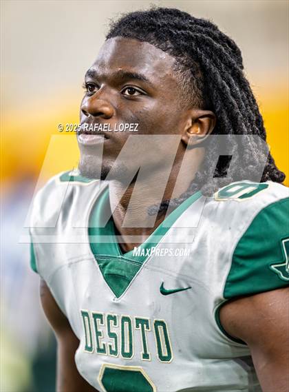 Thumbnail 1 in DeSoto vs. Willis (UIL 6A D2 Football Quarterfinals) photogallery.