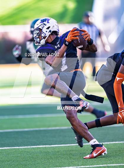 Thumbnail 1 in DeSoto vs. Willis (UIL 6A D2 Football Quarterfinals) photogallery.