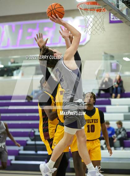 Thumbnail 2 in Corner Canyon vs. Beaumont United (Utah Holiday Hoopfest) photogallery.