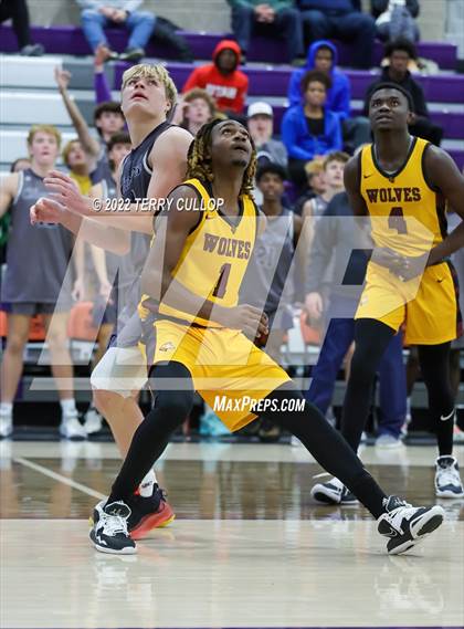 Thumbnail 2 in Corner Canyon vs. Beaumont United (Utah Holiday Hoopfest) photogallery.