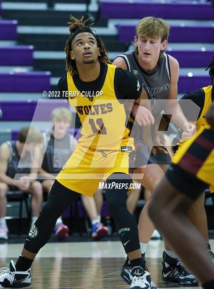Thumbnail 2 in Corner Canyon vs. Beaumont United (Utah Holiday Hoopfest) photogallery.