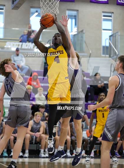 Thumbnail 2 in Corner Canyon vs. Beaumont United (Utah Holiday Hoopfest) photogallery.