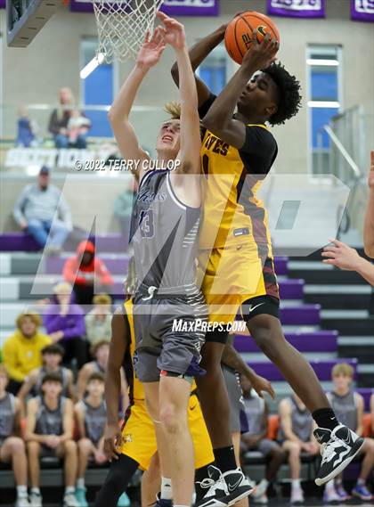 Thumbnail 3 in Corner Canyon vs. Beaumont United (Utah Holiday Hoopfest) photogallery.