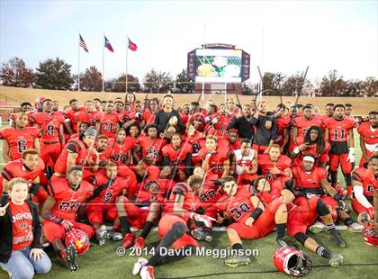 Thumbnail 1 in Carroll vs. Cedar Hill (UIL 6A Division 2 Quarterfinal) photogallery.