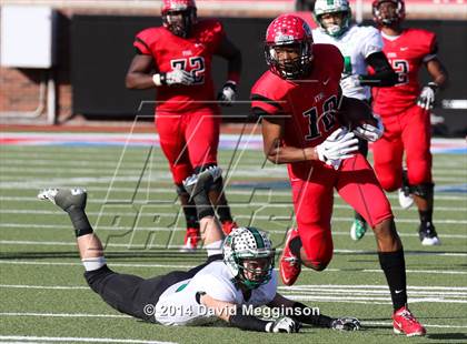 Thumbnail 2 in Carroll vs. Cedar Hill (UIL 6A Division 2 Quarterfinal) photogallery.