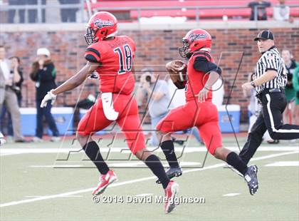 Thumbnail 2 in Carroll vs. Cedar Hill (UIL 6A Division 2 Quarterfinal) photogallery.
