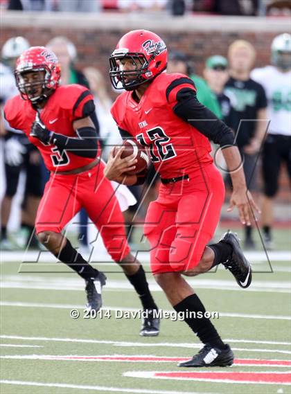 Thumbnail 1 in Carroll vs. Cedar Hill (UIL 6A Division 2 Quarterfinal) photogallery.