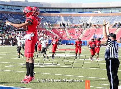 Thumbnail 3 in Carroll vs. Cedar Hill (UIL 6A Division 2 Quarterfinal) photogallery.