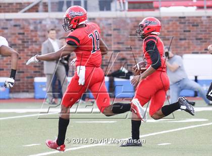 Thumbnail 3 in Carroll vs. Cedar Hill (UIL 6A Division 2 Quarterfinal) photogallery.