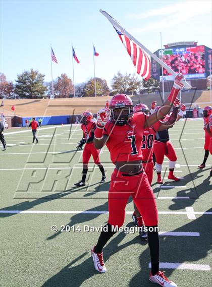 Thumbnail 3 in Carroll vs. Cedar Hill (UIL 6A Division 2 Quarterfinal) photogallery.