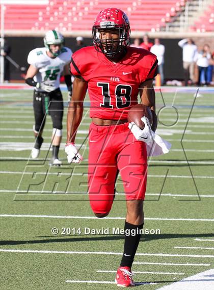 Thumbnail 2 in Carroll vs. Cedar Hill (UIL 6A Division 2 Quarterfinal) photogallery.