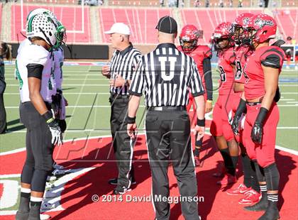 Thumbnail 3 in Carroll vs. Cedar Hill (UIL 6A Division 2 Quarterfinal) photogallery.