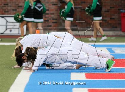 Thumbnail 2 in Carroll vs. Cedar Hill (UIL 6A Division 2 Quarterfinal) photogallery.