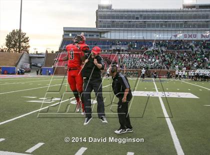 Thumbnail 1 in Carroll vs. Cedar Hill (UIL 6A Division 2 Quarterfinal) photogallery.