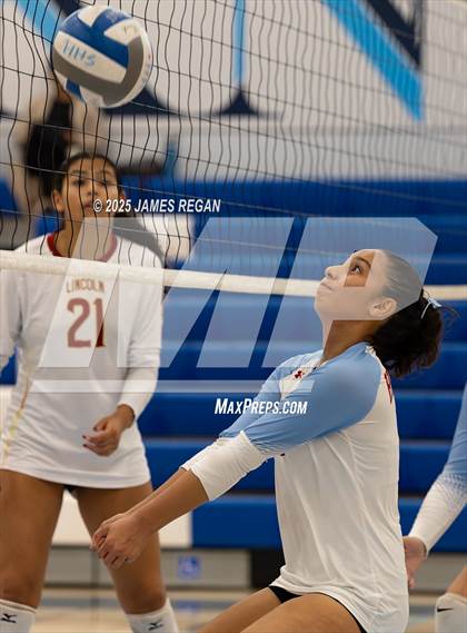 Thumbnail 2 in Lincoln @ Hillsdale photogallery.