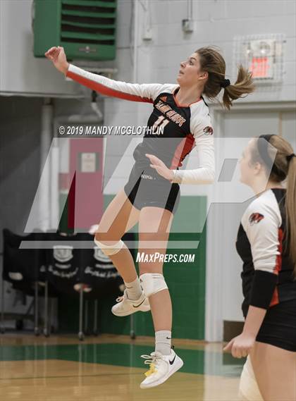 Thumbnail 2 in Illini Bluffs vs. Elmwood (IHSA 1A Sectional Final) photogallery.