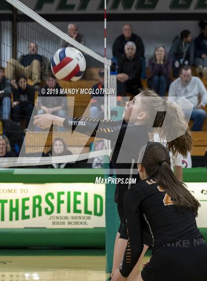 Thumbnail 3 in Illini Bluffs vs. Elmwood (IHSA 1A Sectional Final) photogallery.