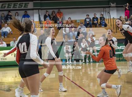Thumbnail 1 in Illini Bluffs vs. Elmwood (IHSA 1A Sectional Final) photogallery.